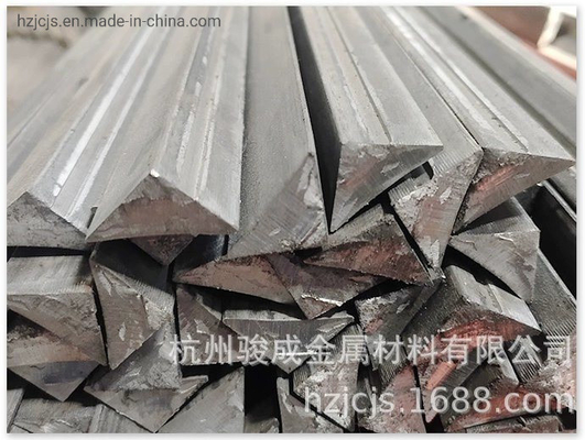 Thành viên của Chamfer Q235 Carbon Structural Steel Triangle Shape Bar cho bê tông đúc sẵn